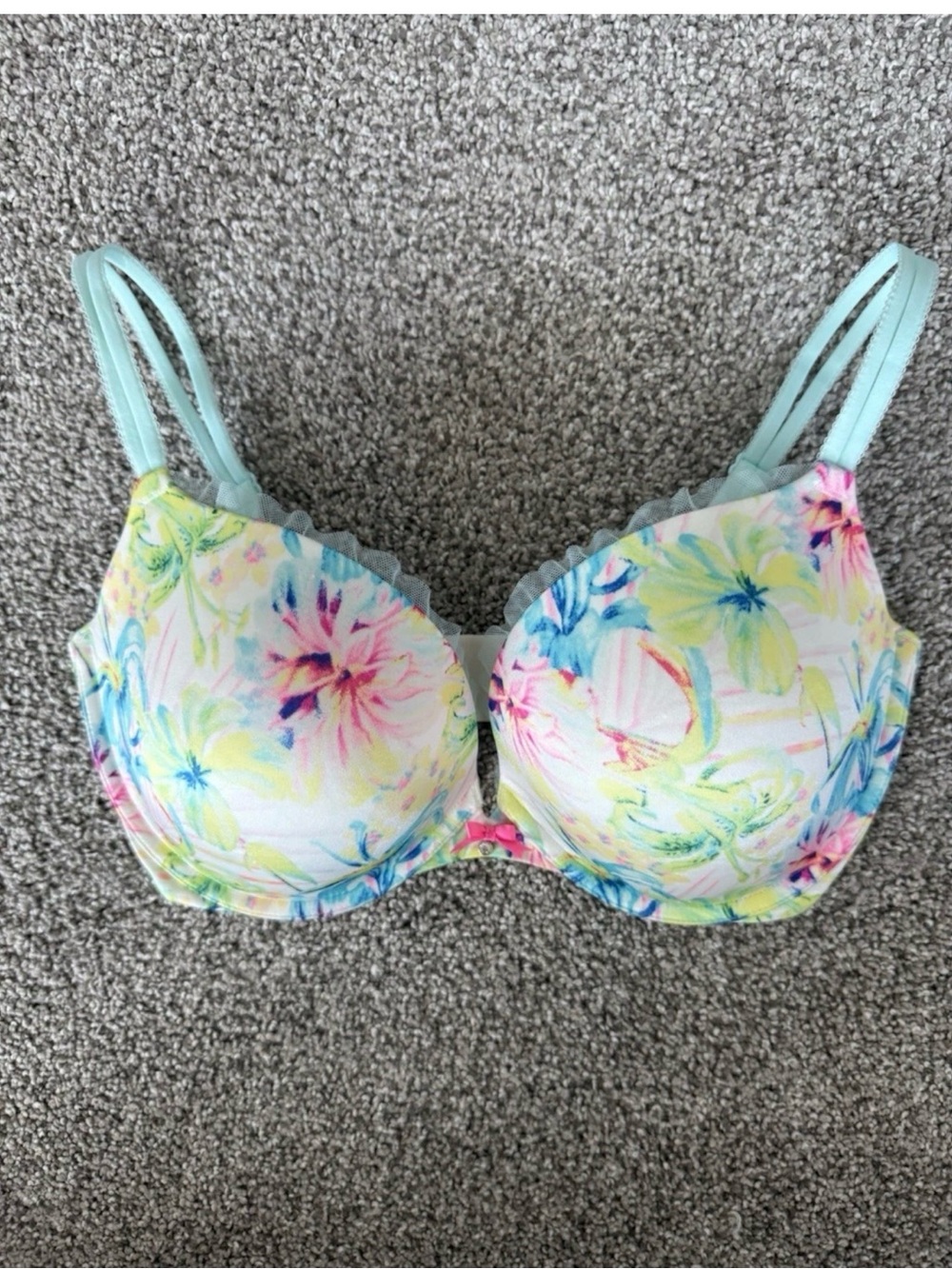 Victoria's Secret Pastel Floral Underwire Bra in Mint and Multi